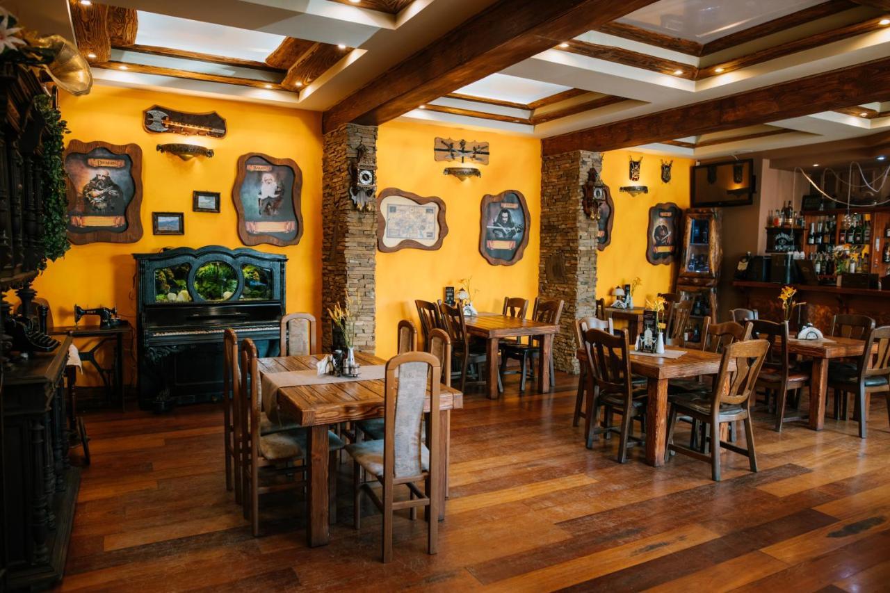 Kasztelan Hotel Krosno Buitenkant foto