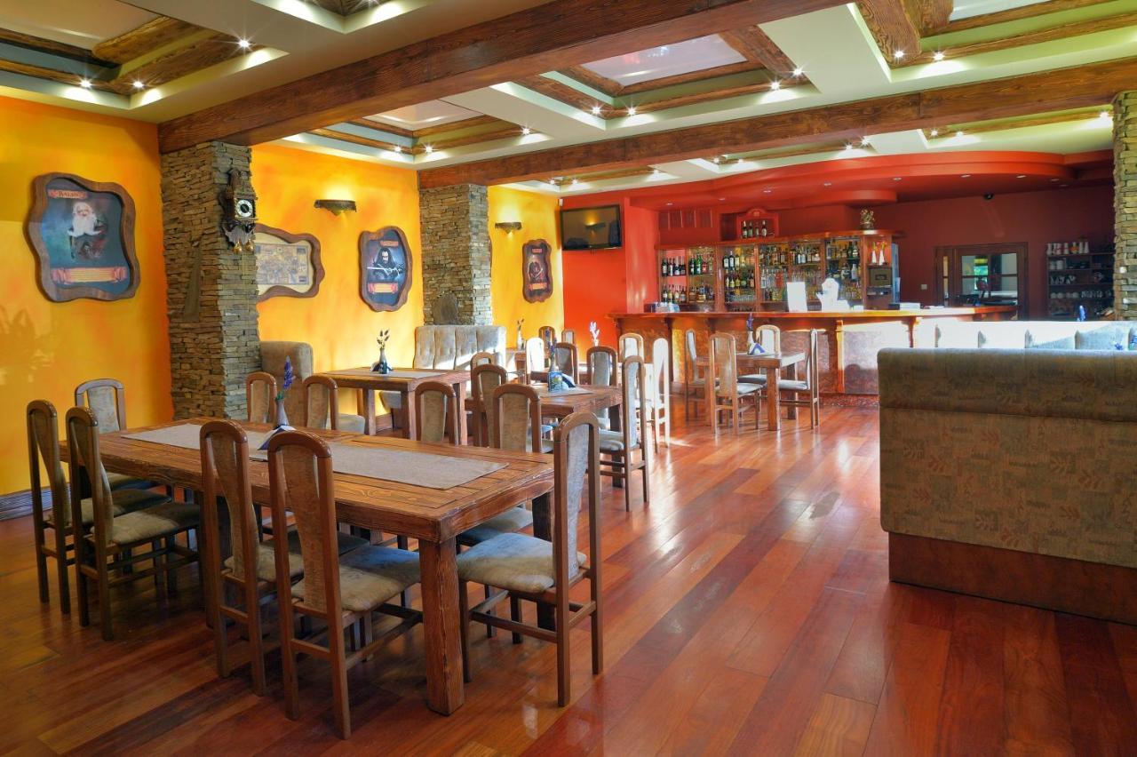 Kasztelan Hotel Krosno Buitenkant foto